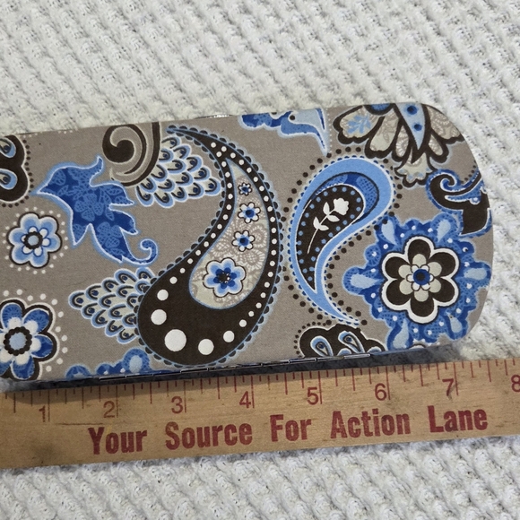 Thirty One Hard Shell Wallet - Picture 3 of 4